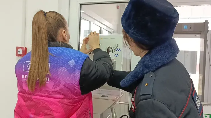 Полицейские и специалист по молодежной политике посетили места досуга детей