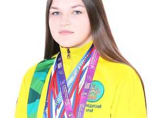 Постникова Анастасия из Ленинградского района стала рекордсменкой в Первенстве России по гиревому спорту
